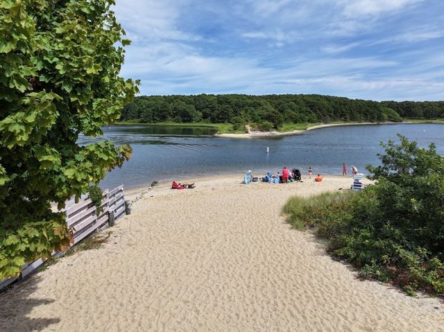 15 Ingleside Dr, Falmouth, MA 02536