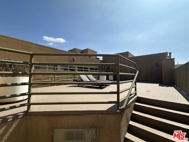 8614 Burton Way 104, Los Angeles, CA 90048
