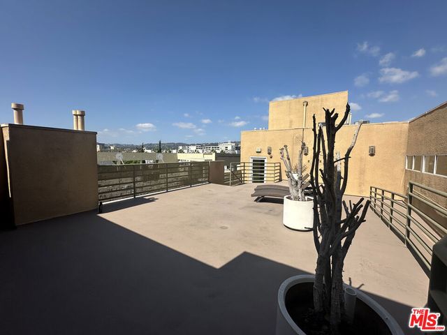 8614 Burton Way 104, Los Angeles, CA 90048