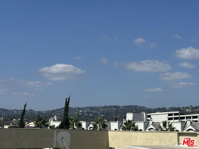8614 Burton Way 104, Los Angeles, CA 90048