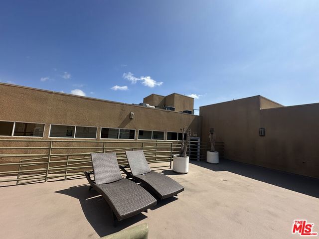 8614 Burton Way 104, Los Angeles, CA 90048