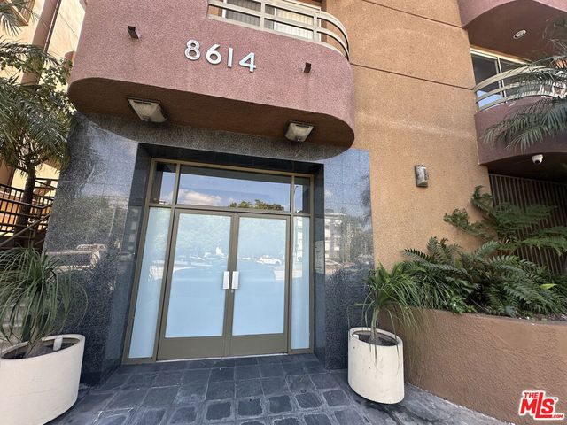 8614 Burton Way 104, Los Angeles, CA 90048