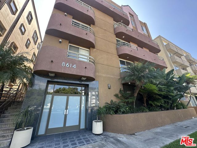 8614 Burton Way 104, Los Angeles, CA 90048
