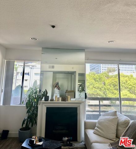 8614 Burton Way 104, Los Angeles, CA 90048