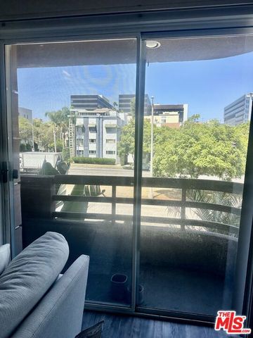 8614 Burton Way 104, Los Angeles, CA 90048