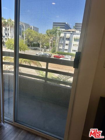 8614 Burton Way 104, Los Angeles, CA 90048
