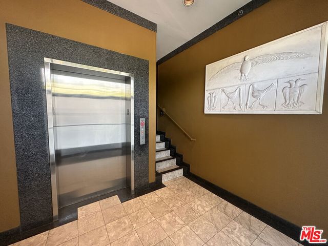 8614 Burton Way 104, Los Angeles, CA 90048