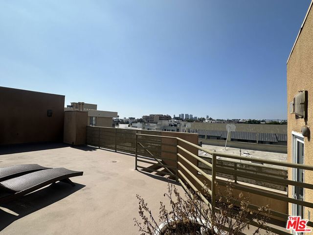 8614 Burton Way 104, Los Angeles, CA 90048