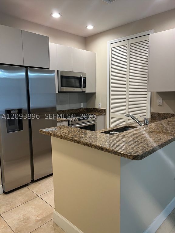 100 Andalusia Ave PH-8, Coral Gables, FL 33134