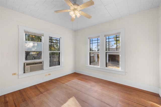 208 Summit Street, Schulenburg, TX 78956