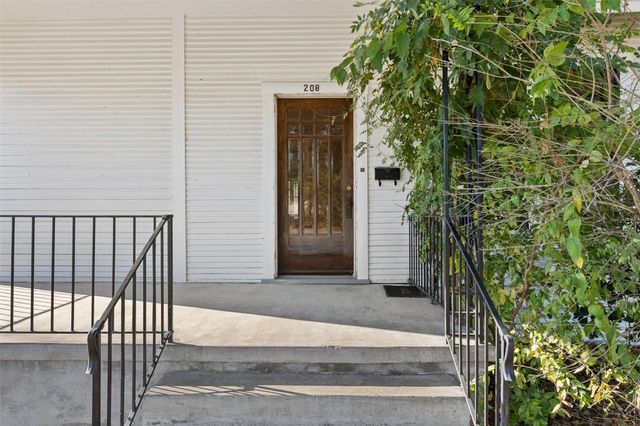 208 Summit Street, Schulenburg, TX 78956