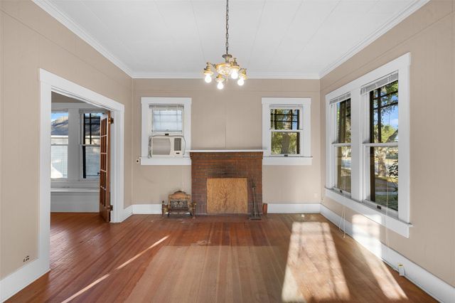 208 Summit Street, Schulenburg, TX 78956