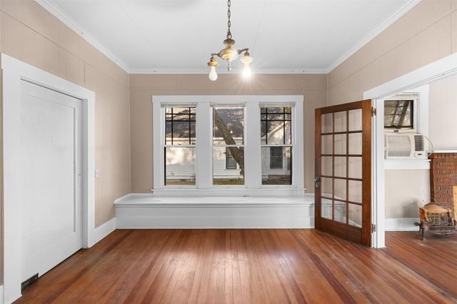 208 Summit Street, Schulenburg, TX 78956