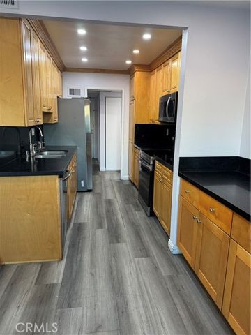 5412 Lindley 110, Encino (los Angeles), CA 91316