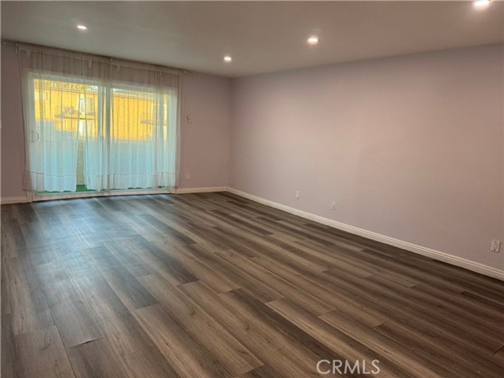 5412 Lindley 110, Encino (los Angeles), CA 91316