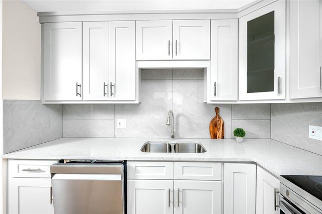 2359 FINLANDIA LANE 27, Clearwater, FL 33763