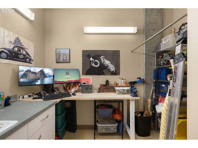 1221 Sw 10TH Ave 1706, Portland, OR 97205