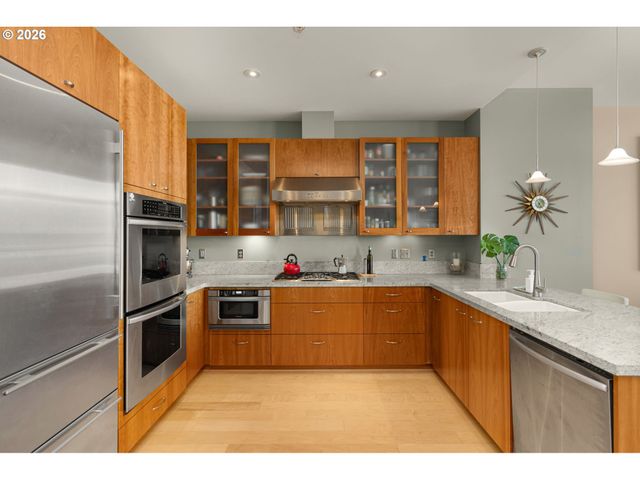 1221 Sw 10TH Ave 1706, Portland, OR 97205