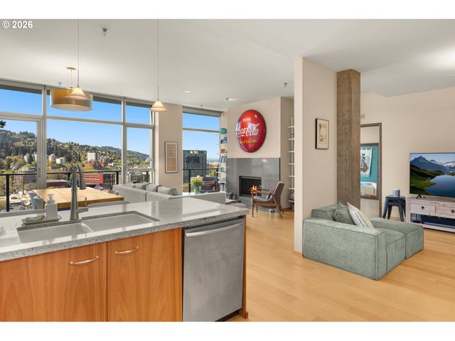 1221 Sw 10TH Ave 1706, Portland, OR 97205