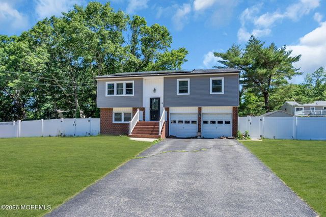 3 Widgeon Drive, Bayville, NJ 08721