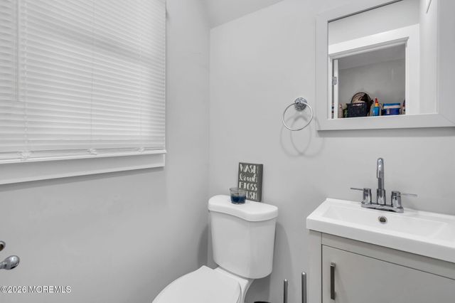 3 Widgeon Drive, Bayville, NJ 08721