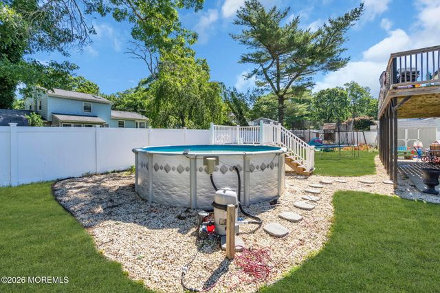 3 Widgeon Drive, Bayville, NJ 08721