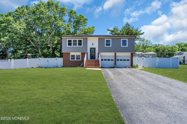 3 Widgeon Drive, Bayville, NJ 08721