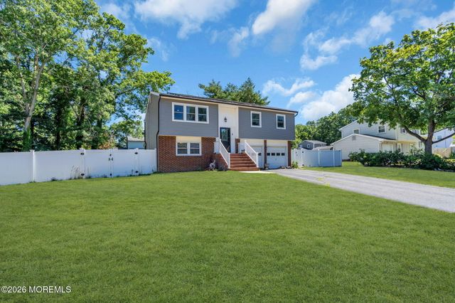 3 Widgeon Drive, Bayville, NJ 08721