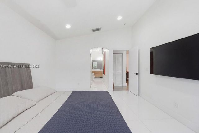 3464 51st St, Hollywood, FL 33312