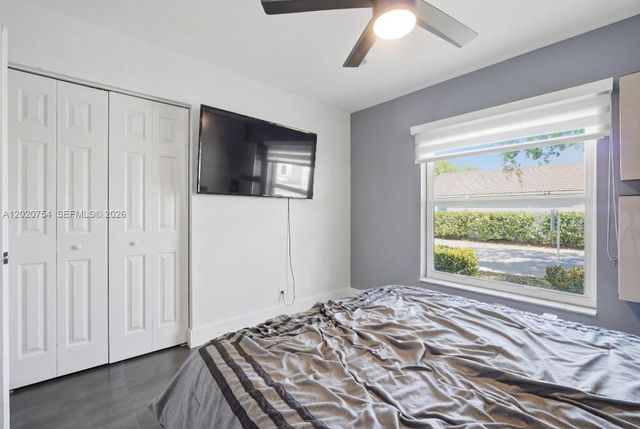 3464 51st St, Hollywood, FL 33312