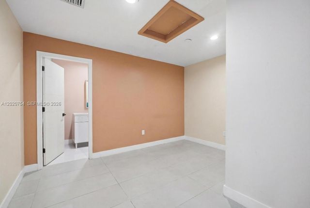 3464 51st St, Hollywood, FL 33312