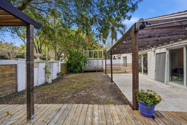 3464 51st St, Hollywood, FL 33312