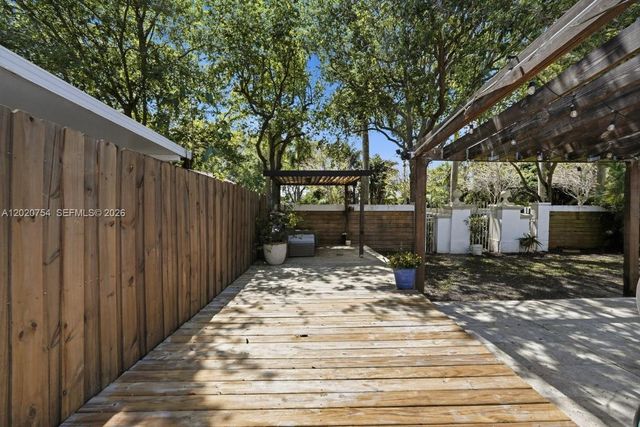 3464 51st St, Hollywood, FL 33312