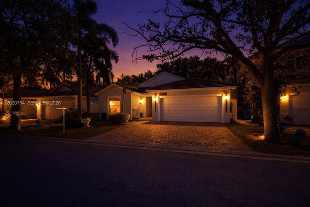 3464 51st St, Hollywood, FL 33312