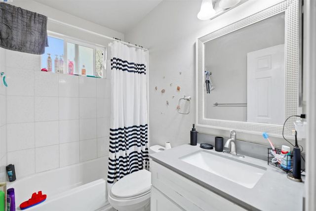 1040 Delacy, Martinez, CA 94553