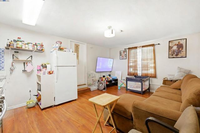 1040 Delacy, Martinez, CA 94553