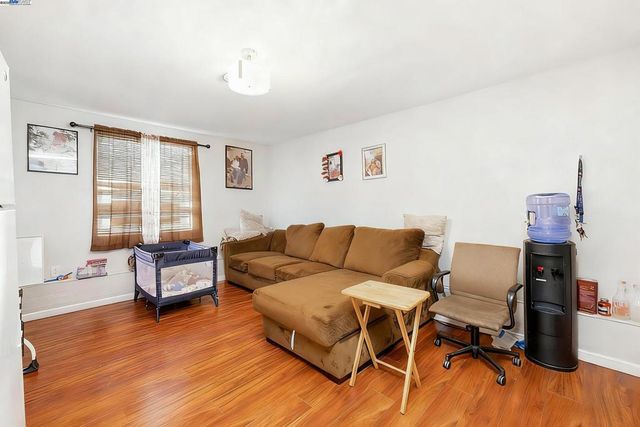 1040 Delacy, Martinez, CA 94553