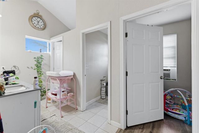 1040 Delacy, Martinez, CA 94553