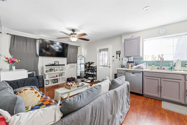 1040 Delacy, Martinez, CA 94553