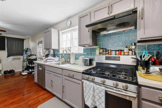 1040 Delacy, Martinez, CA 94553