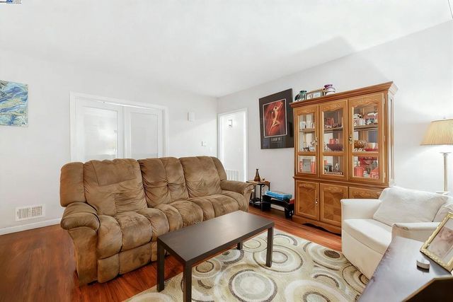 1040 Delacy, Martinez, CA 94553