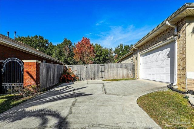 16268 Ygnacio Serra Dr, Pensacola, FL 32507