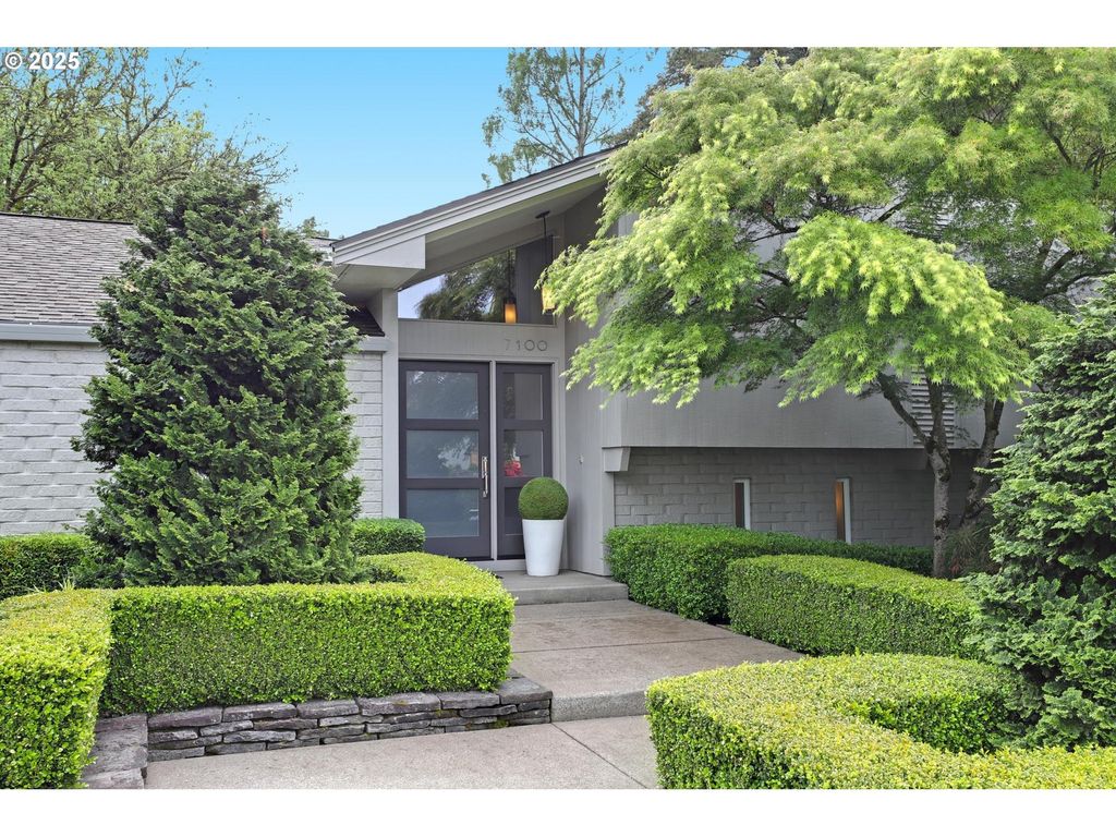 7100 Sw WILLOWMERE Dr, Portland, OR 97225