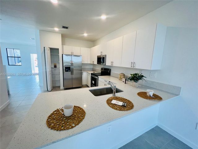 11925 SW 247th Terrace 11925, Homestead, FL 33032