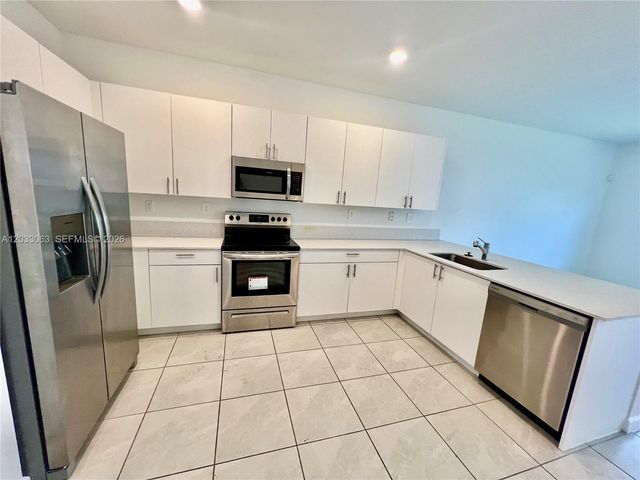 11925 SW 247th Terrace 11925, Homestead, FL 33032