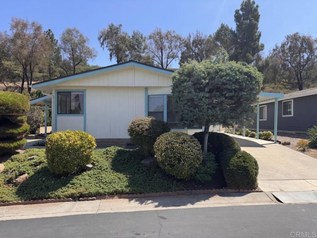 Image 1 of property listing at 2289 Bryant Drive, Carlsbad, CA 92008