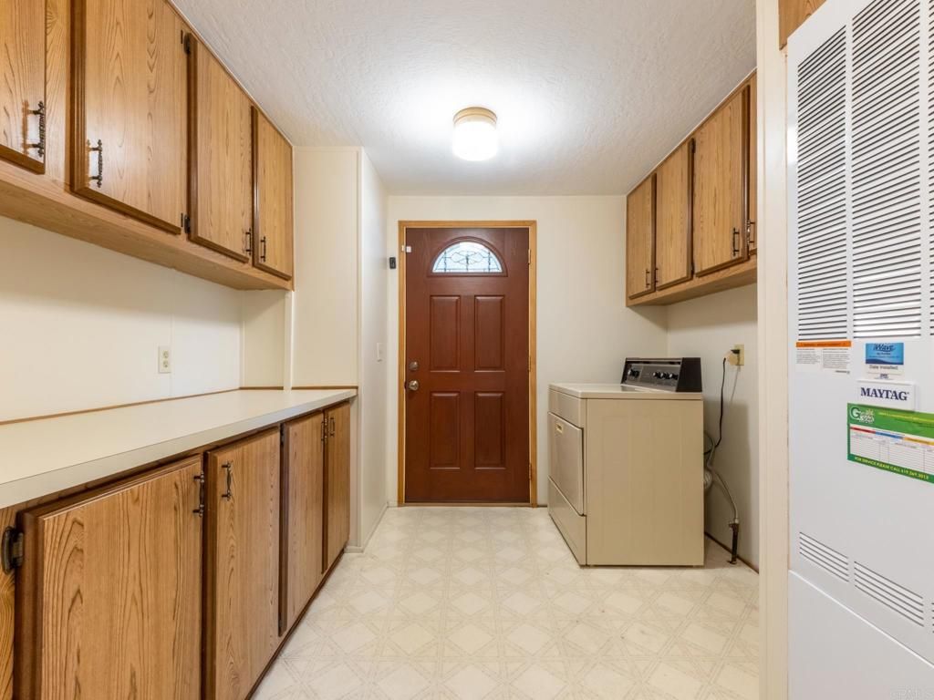Image 10 of property listing at 2289 Bryant Drive, Carlsbad, CA 92008
