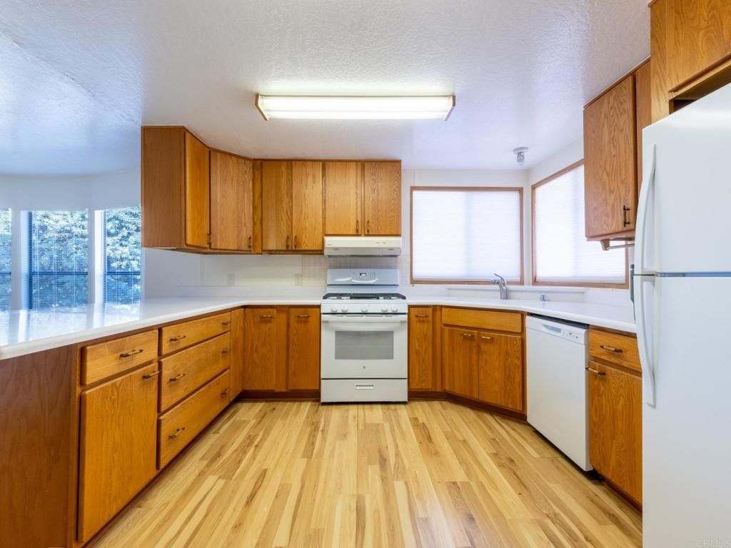 Image 12 of property listing at 2289 Bryant Drive, Carlsbad, CA 92008