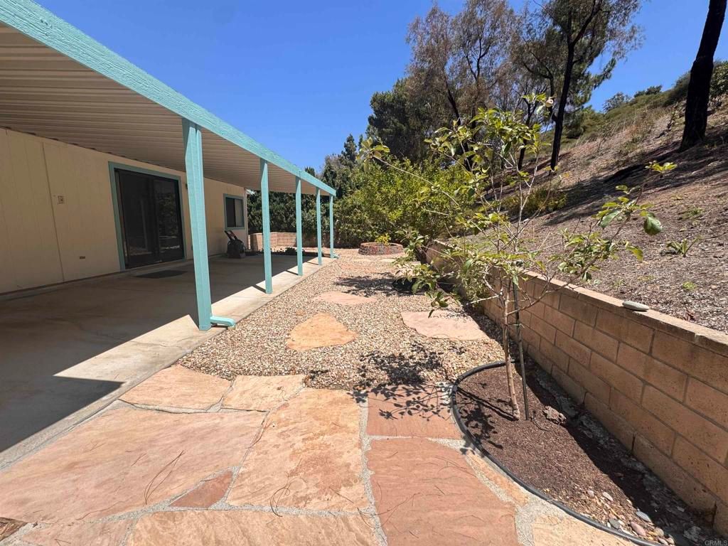 Image 26 of property listing at 2289 Bryant Drive, Carlsbad, CA 92008