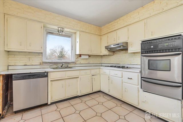 65 12th Street, Franklin, NJ 08873